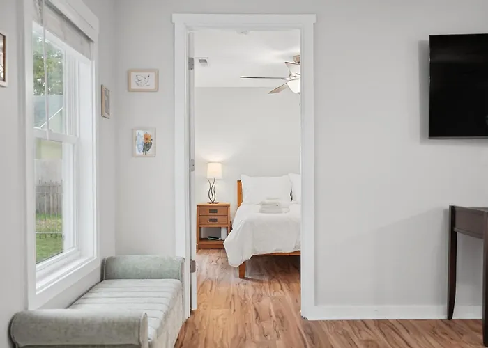 1bd 1ba Near Downtown, Uiuc & Memorial Stadium Champaign